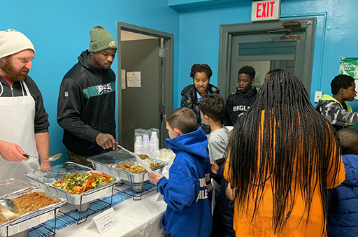 How Bills players are giving back for Thanksgiving