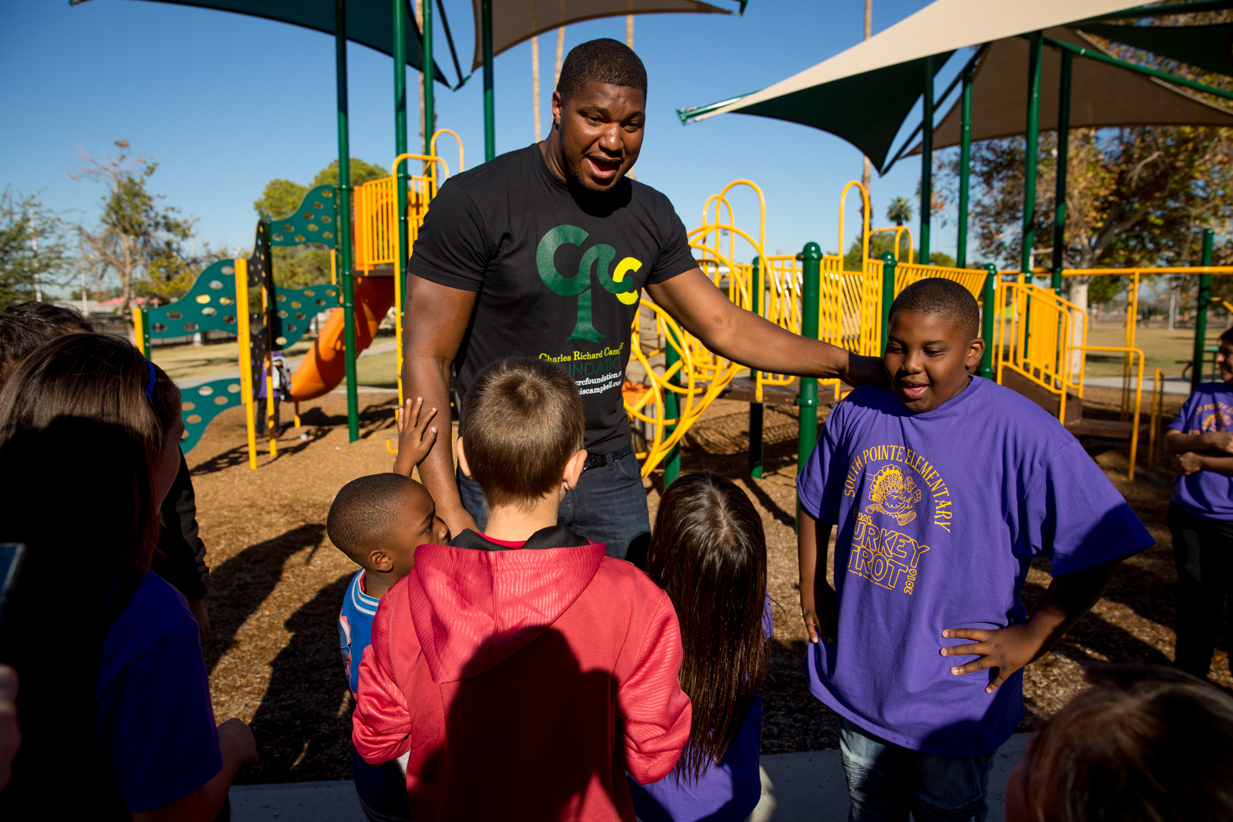 Nfl Players Association Nfl Players Give Back For The Holidays